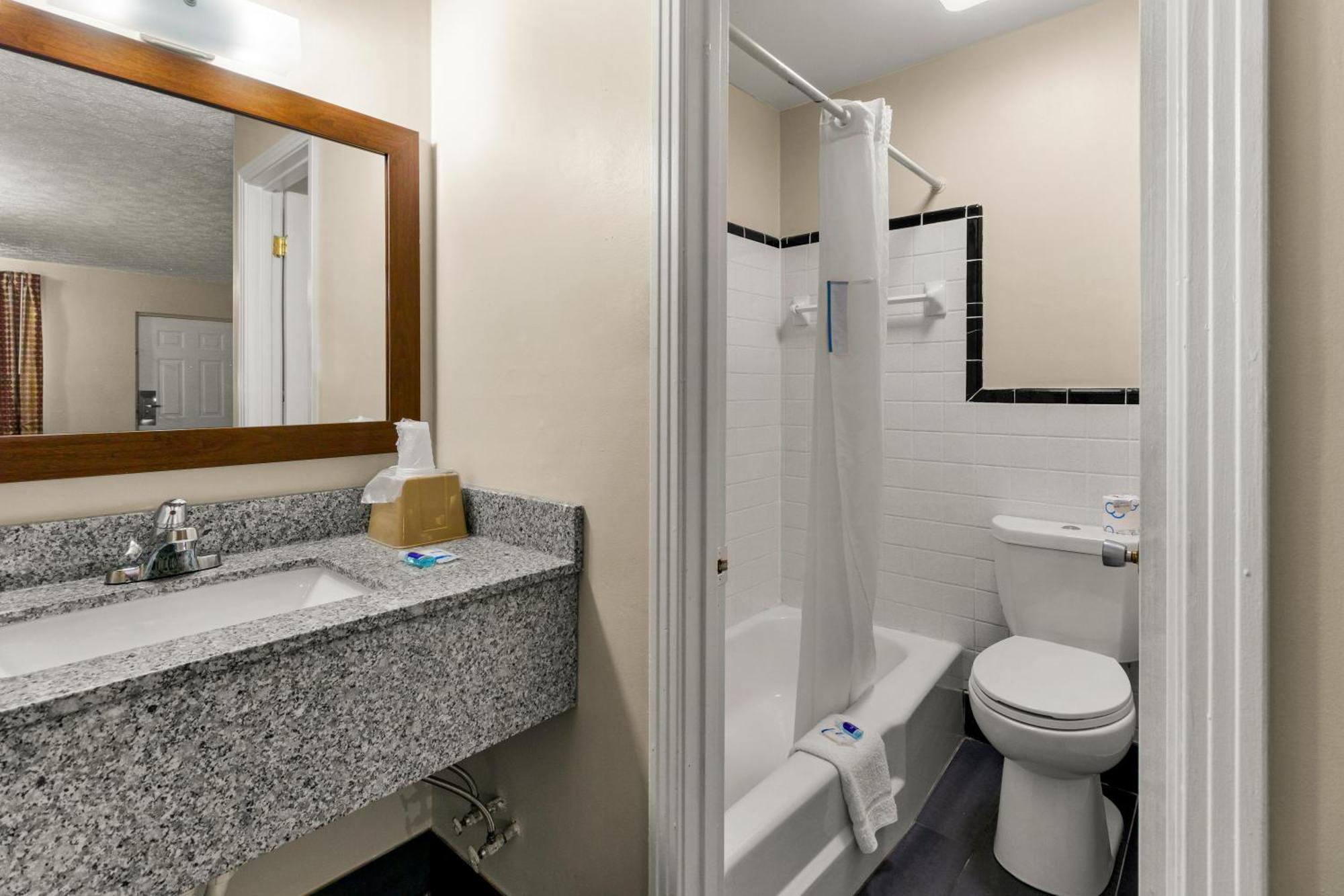Rodeway Inn Диксън Екстериор снимка