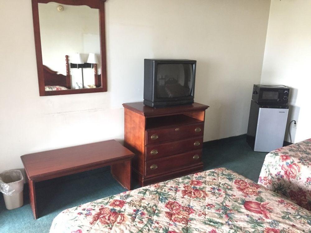Rodeway Inn Диксън Екстериор снимка