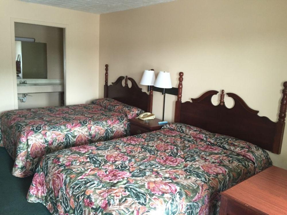 Rodeway Inn Диксън Екстериор снимка